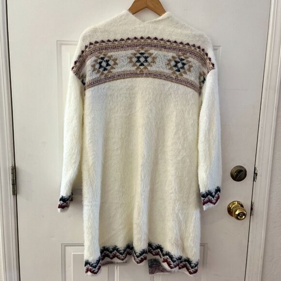Lavender Tribe Woman's Aztec Western Tribal Fuzzy Sweater Sz Med - Picture 6 of 10